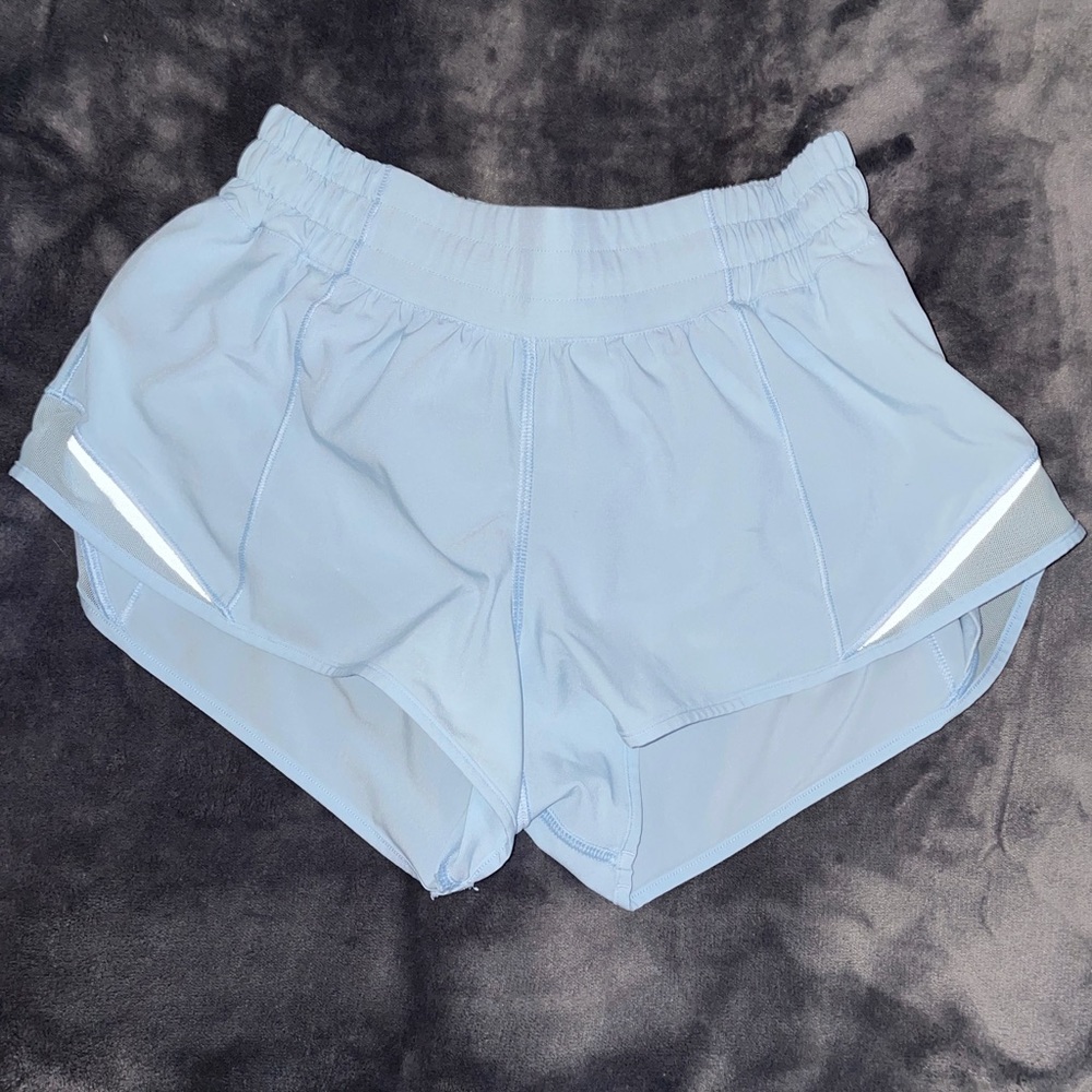 ❌SOLD❌Lululemon Hotty Hot 2.5” lined shorts